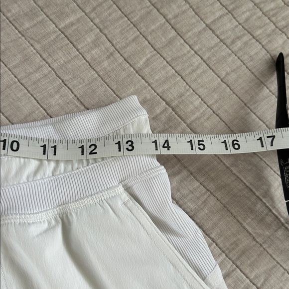 Lululemon dance studio white high rise lined casual shorts 6 - Picture 3 of 14